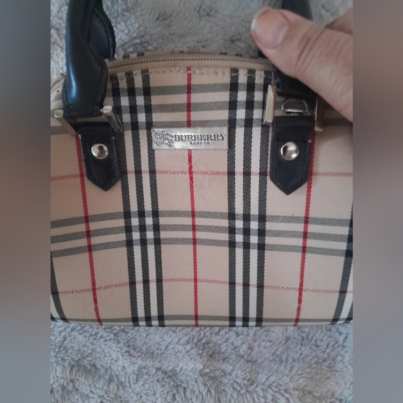 Vinrage Burberry london Beige Plaid Handbag - Picture 3 of 15